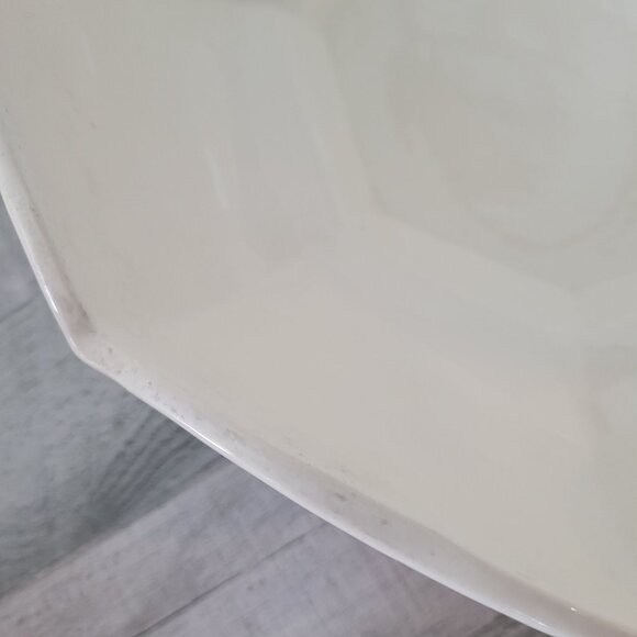 Vintage McCoy USA Large White Octagonal Ceramic Bowl - Picture 6 of 8